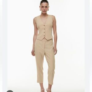 Aritzia Conan Cropped Pants Size 8 Humus Beige NWT
